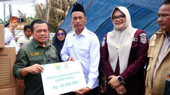 Gubernur Jambi dan Bupati Tanjabtim Sambangi Korban Kebakaran Lagan Tengah